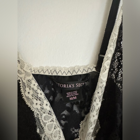 Victoria Secret - Lingerie Black and white lace top - size M - Picture 3 of 5